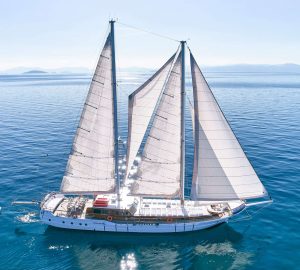 Charter luxury sailing yacht WHITE PEARL through the waters of Greece