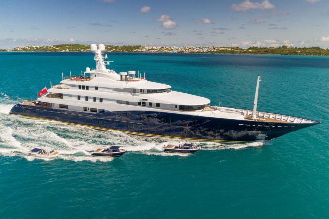 Luxury yacht B2 running with tenders