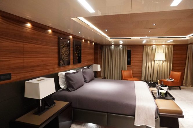 Modern and spacious suite with ensuite bathroom