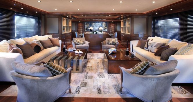 Sumptuous saloon with comfortable sofas and seating