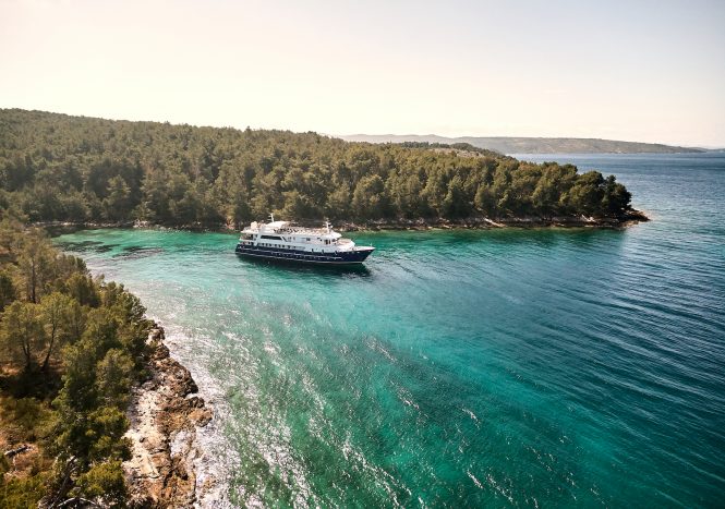 Luxury yacht LUPUS MARE