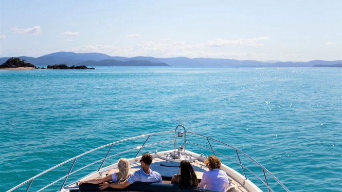 Exciting charter vacations with LA MAR