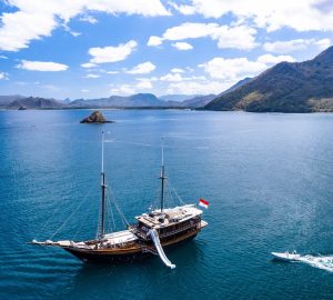 Elegant luxury charter yacht Dunia Baru available in Indonesia Scuba diving wonderland