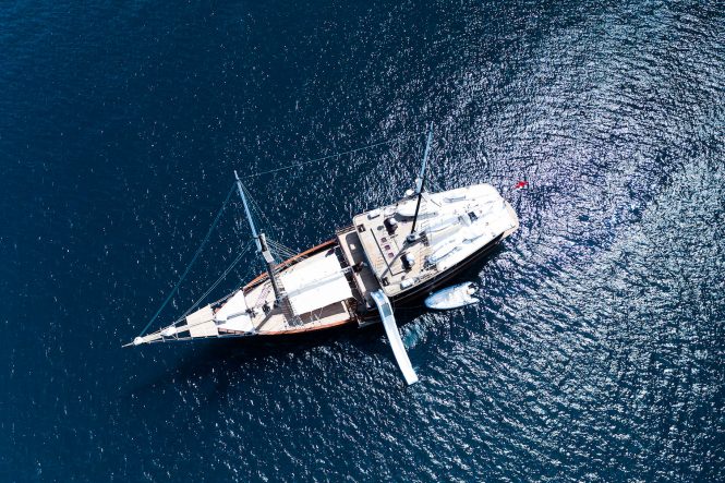 Luxury yacht DUNIA BARU