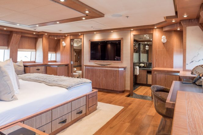 Motor yacht Stealth interior.