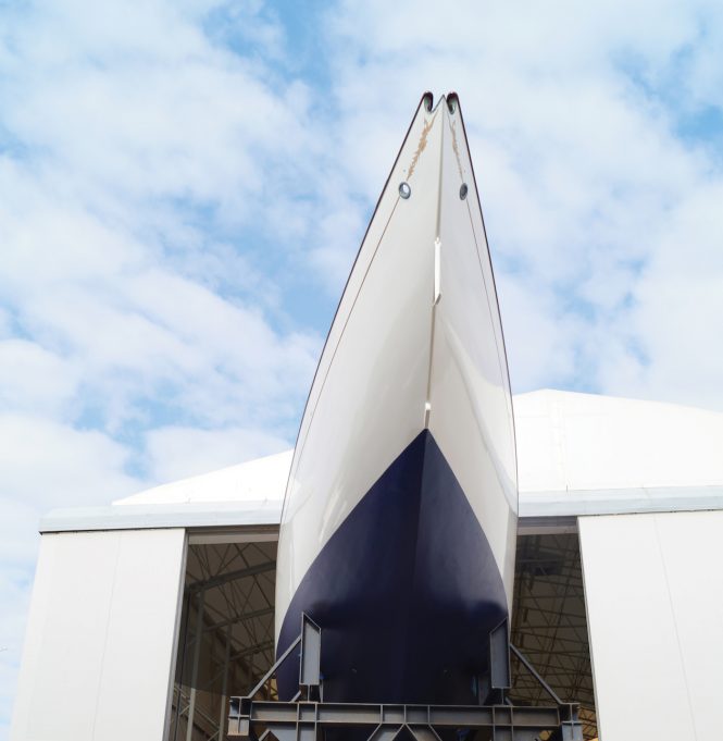 sailing yacht MOONBEAM IV bow