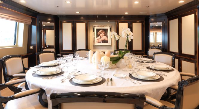 Luxury dining set up