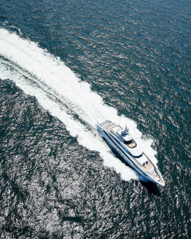 Luxury yacht Book Ends aerial © Dick Holthuis