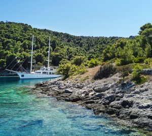 Last minute special: 20% off luxury sailing yacht CORSARIO for Croatia charters September 2022