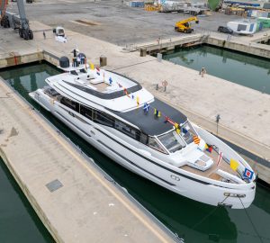 EXTRA X99 Fast motor yacht IL SOGNO launched in Italy