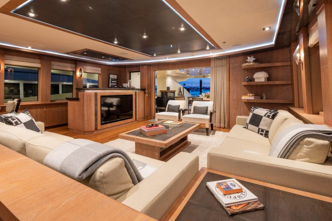 Motor yacht Stealth interior.