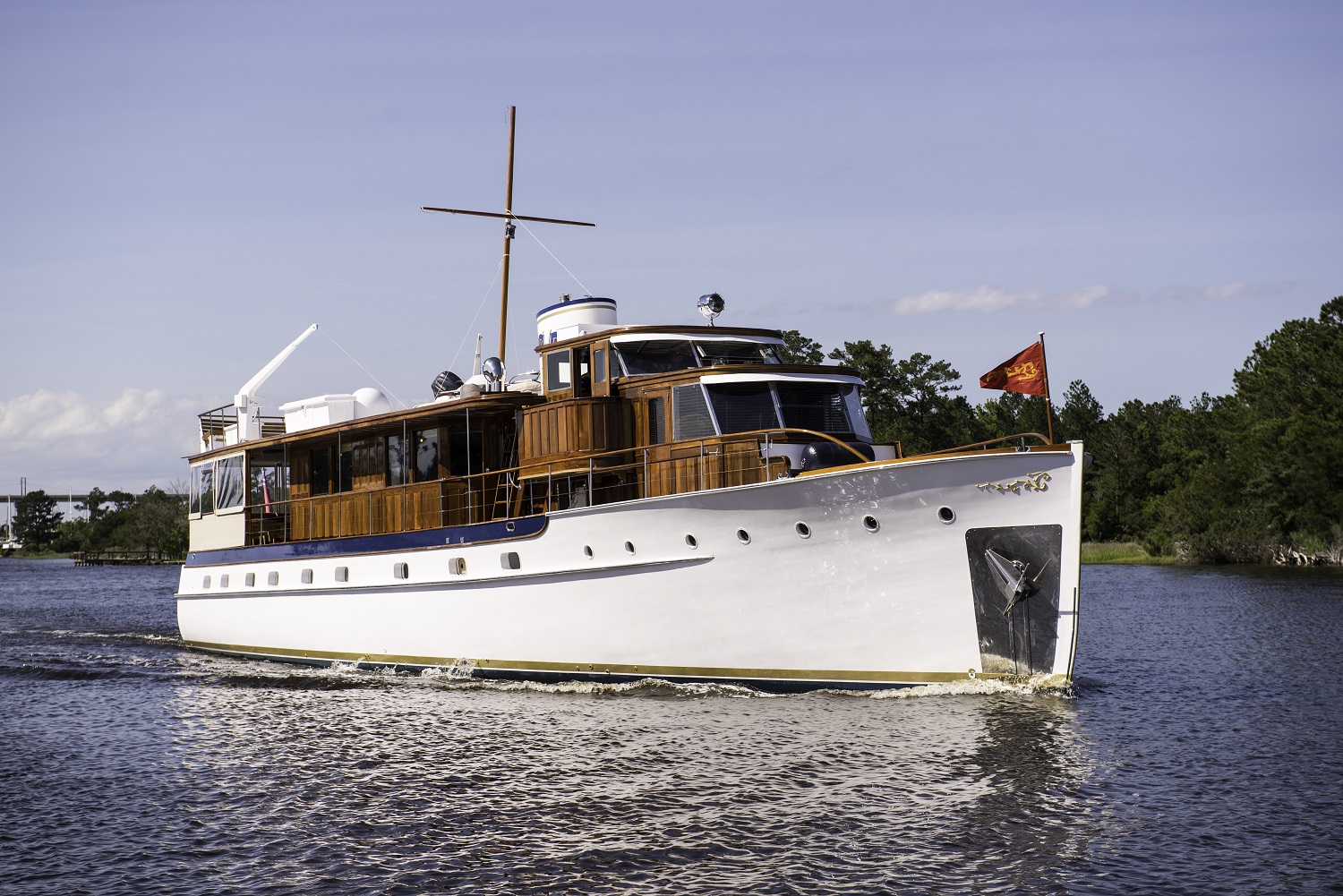 classic motor yacht TIMELESS