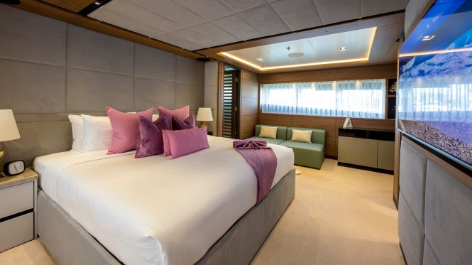 Main deck master suite