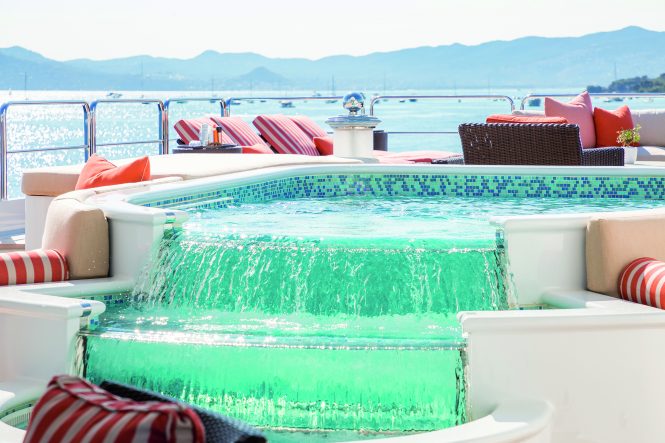 Cascading spa pool on board LUCKY LADY