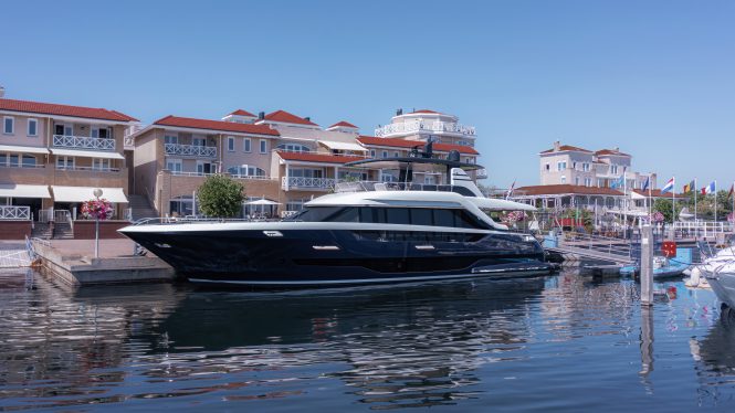 Luxury yacht DUTCH FALCON