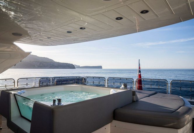 Sun deck jacuzzi