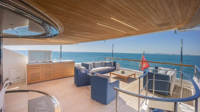 Bridge deck exterior lounge