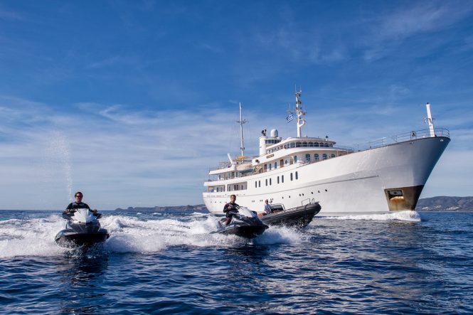 Luxury charter yacht SHERAKHAN