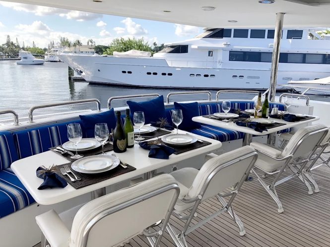 REAL SUMMERTIME | Main deck aft dining