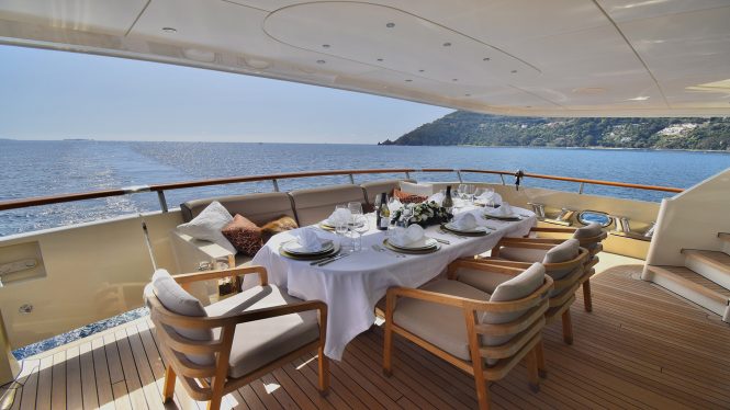 ORIZZONTE | Main deck aft dining