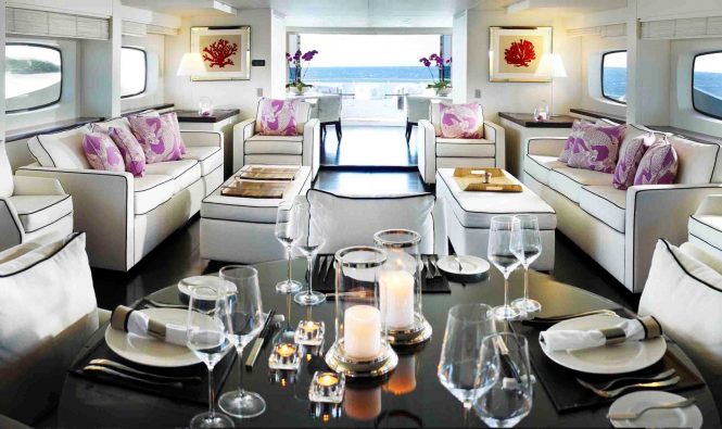 Luxury yacht IMPULSIVE | Main salon