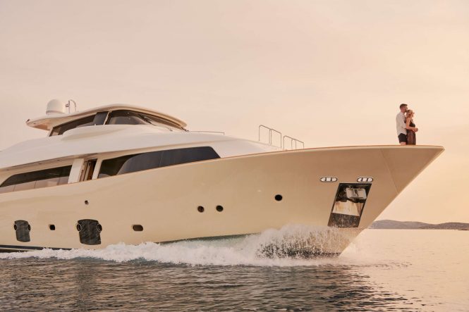 Motor yacht FRIEND'S BOAT