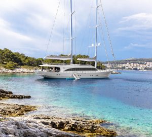 June special offer on board sailing yacht ACAPELLA: 10 nights for the price of 9 from 5-16th June 2023