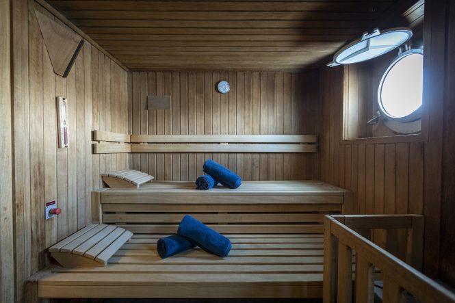 HANSE EXPLORER | sauna ©SaskiaCoulson ColinTennant