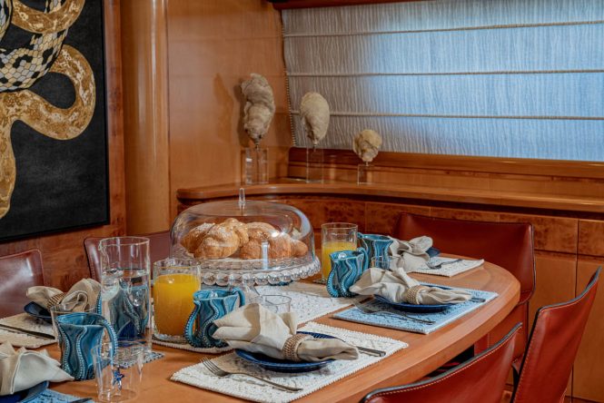 Main salon dinner set up