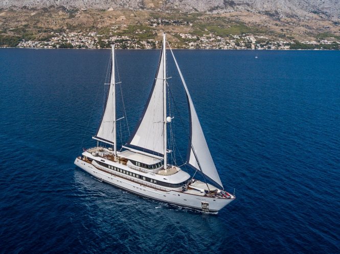 Luxury charter yacht OMNIA
