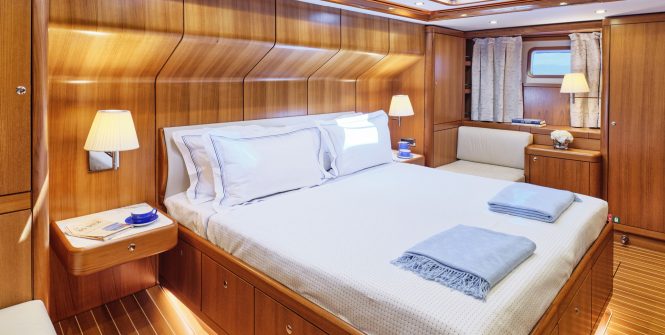 Master suite on board ERATOSTHENES