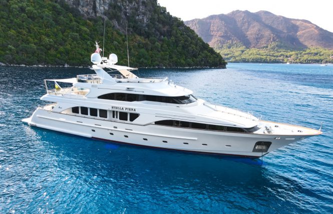 Luxury charter yacht STELLA FIERA