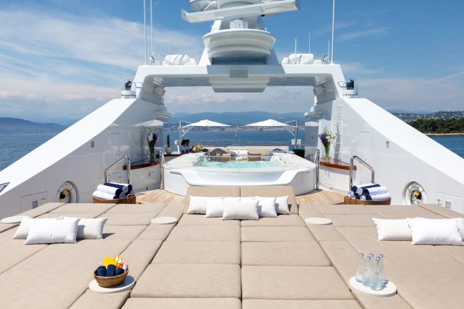 Sundeck with superb jacuzzi zone