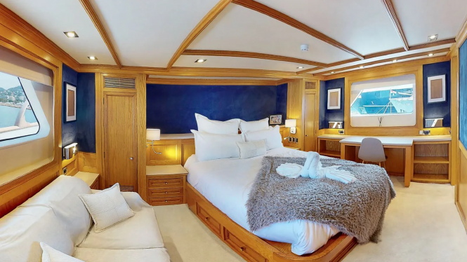 Luxury yacht EVA master suite