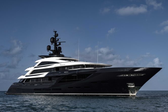 Superyacht RESILIANCE