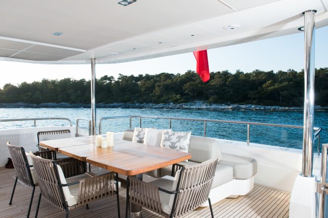 Al fresco dining on the main deck aft
