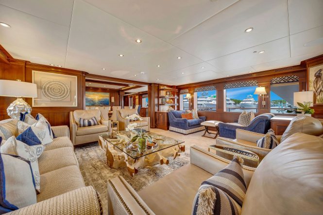 Luxurious main salon lounge