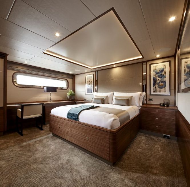 Luxury yacht BELLE master stateroom