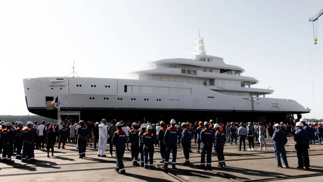 Motor yacht - AMELS 80 at launch