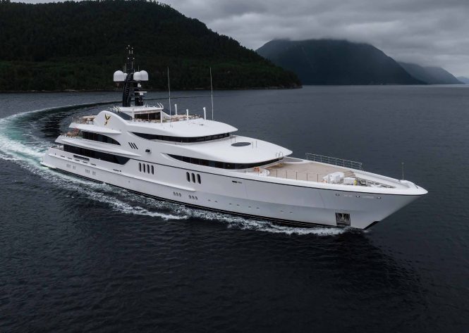 Motor yacht FIREBIRD