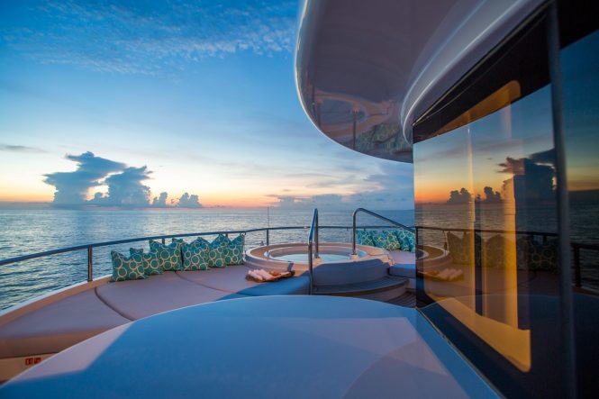 Jacuzzi on deck of the yacht DREAM