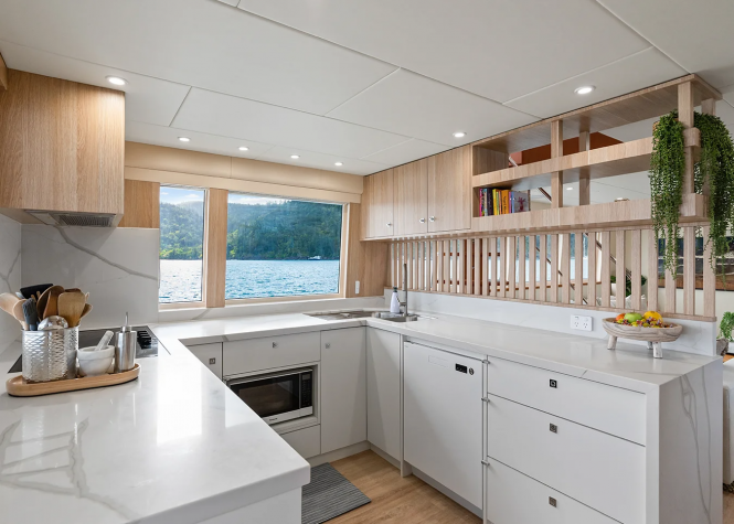 Main salon open plan galley