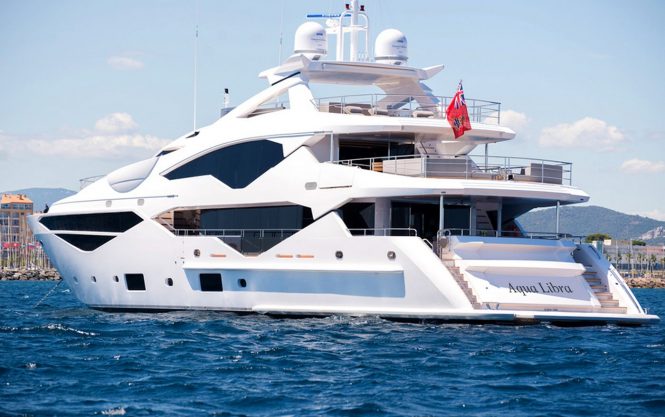 Superyacht AQUA LIBRA