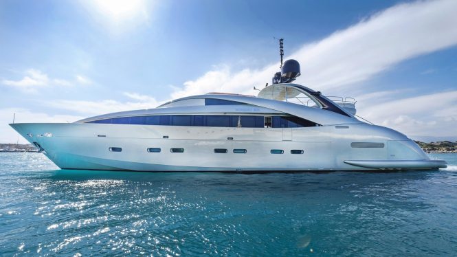 Motor yacht YCM 120