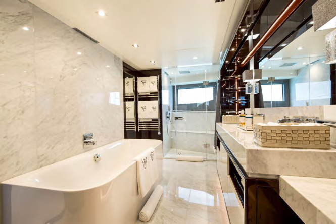 Master ensuite bathroom