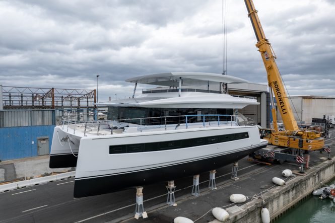 Luxury yacht SILENT 62