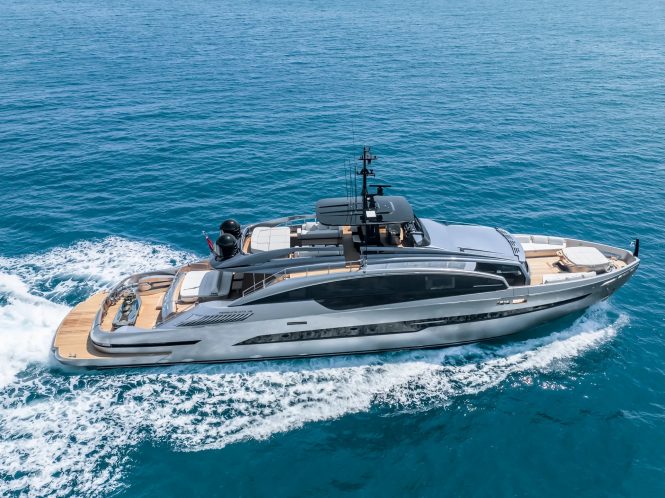 Motor yacht PERSHING GTX116