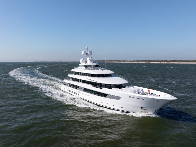 Luxury yacht ASIA - image from maritimephoto-com