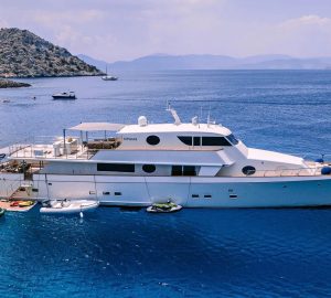 33m Motor Yacht XIPHIAS: Charter Special for September & October 2025 in Greece
