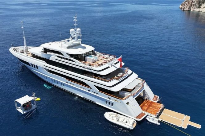 Luxury yacht AELIA